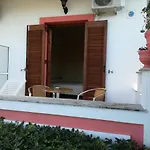Tony & Laganas